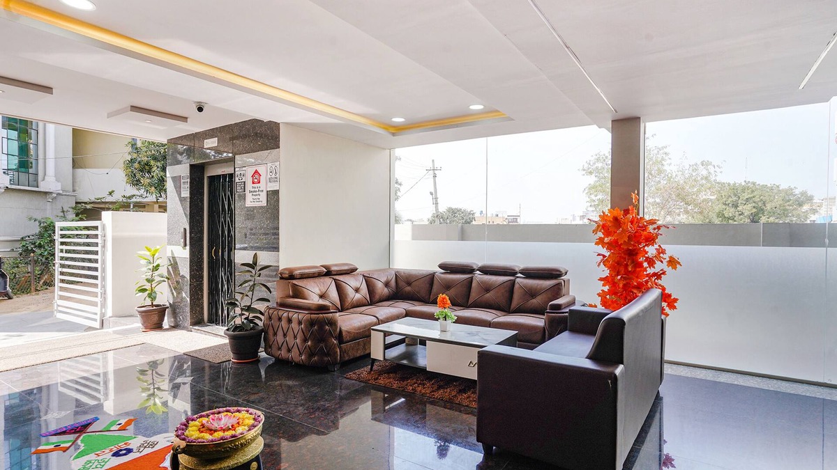 Hyderabad Hotel | Fabhotel Lio7 Grand