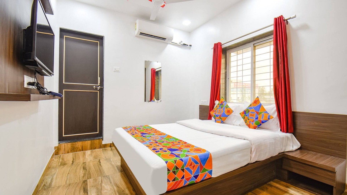 Koregaon Hotel | Fabhotel Sairaj I