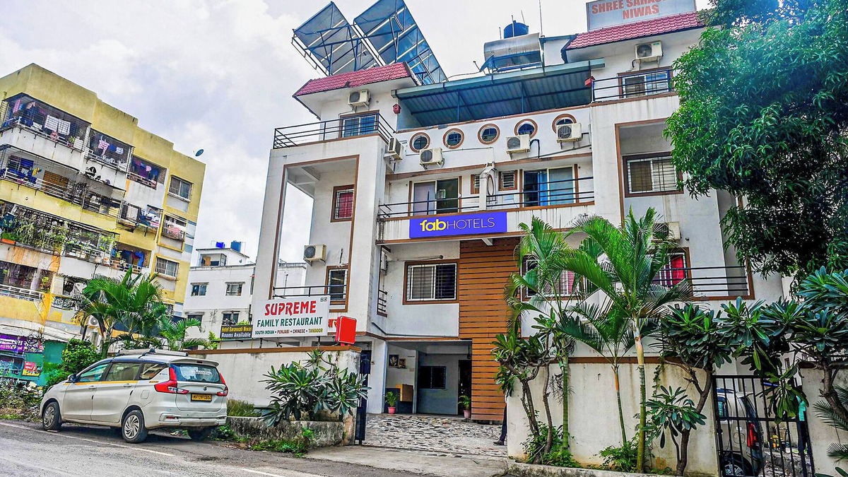 Vadgaon Budruk Hotel | Fabhotel Saraswati Niwas