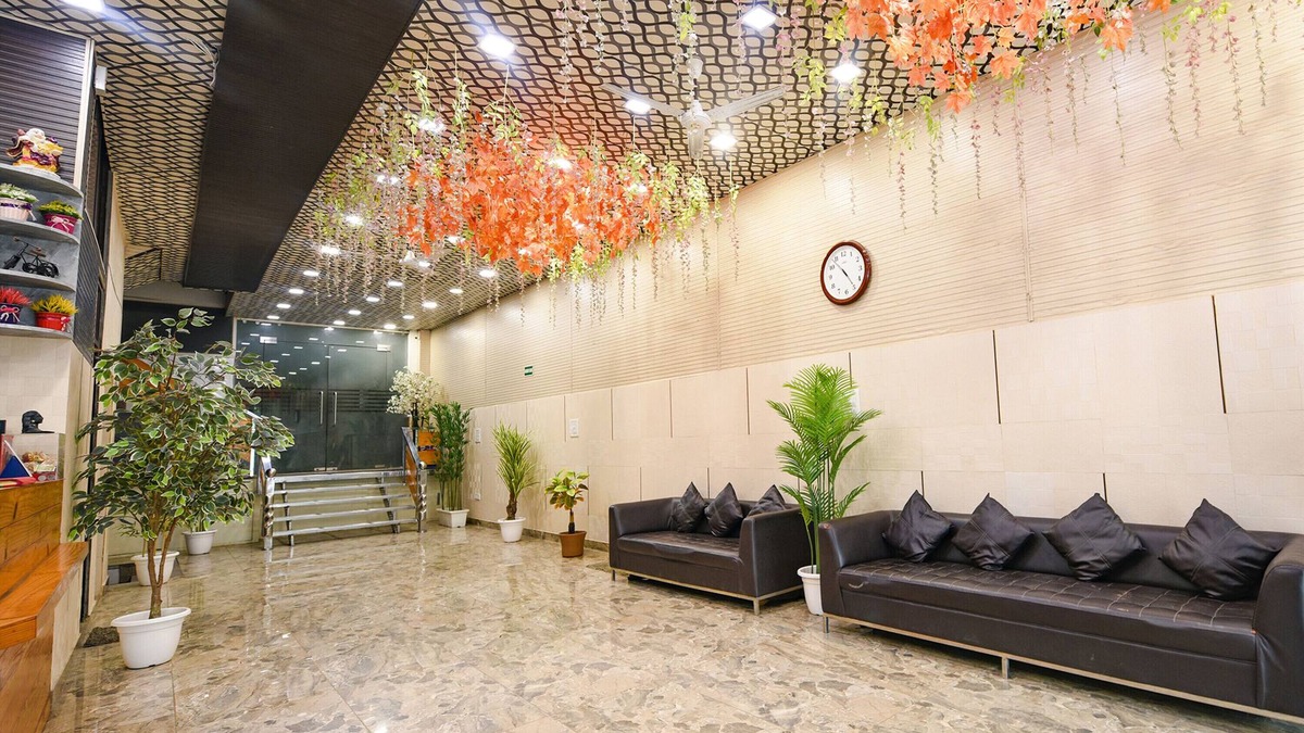 Rohini Hotel | Fabhotel The Crystal Palace