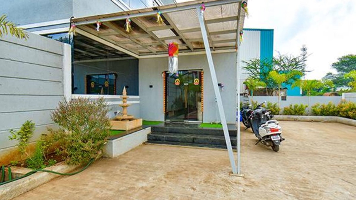 Pimpri - Chinchwad Hotel | FabHotel Tiru Residency