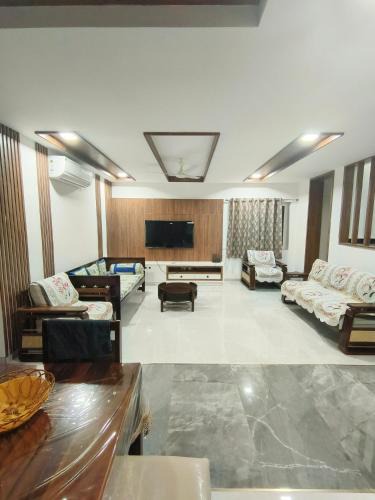 Kukatpalli Villa | Fabolous 6 BHK Duplex Fully Furnished Near Miyapur and Jntu - Just Now Launched