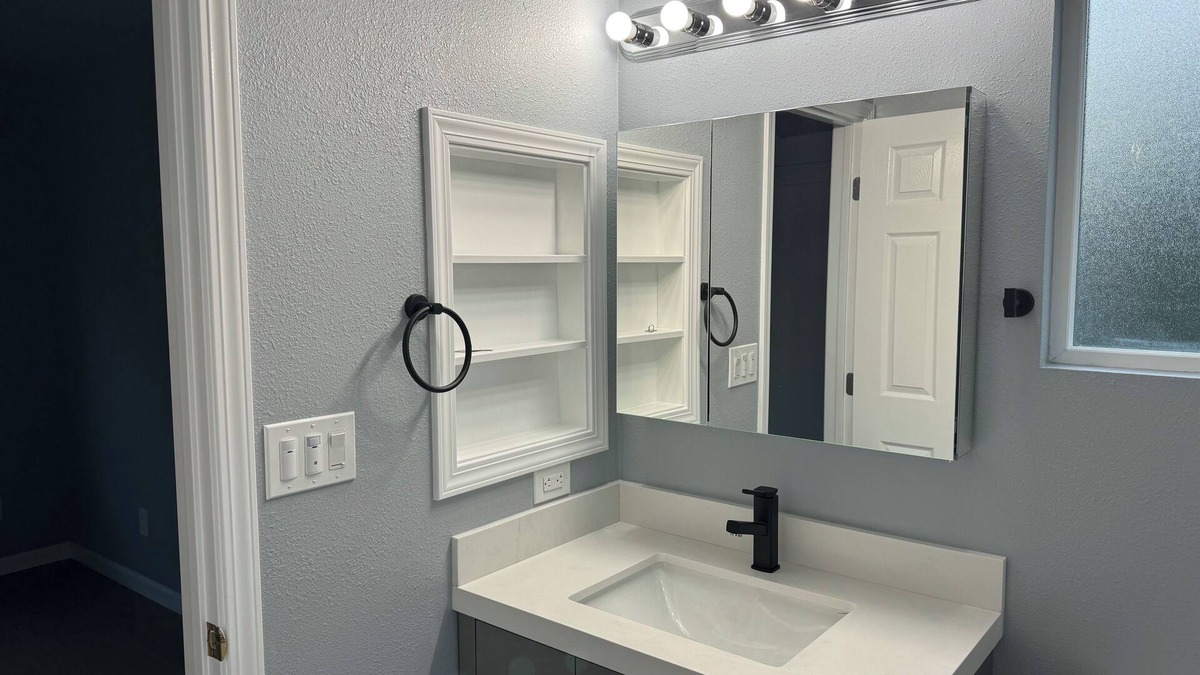 Roosevelt House | Fabulous 1b1b with AC in Redwood City