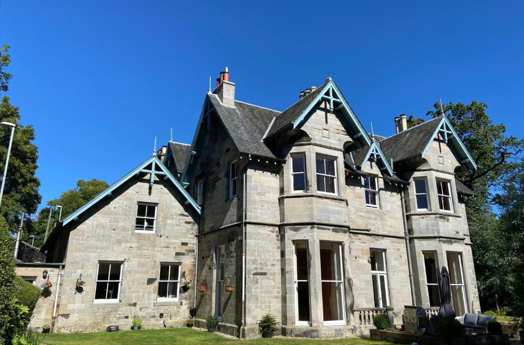 Auchendinny House | Fabulous 2 Bedroom House just outside Edinburgh
