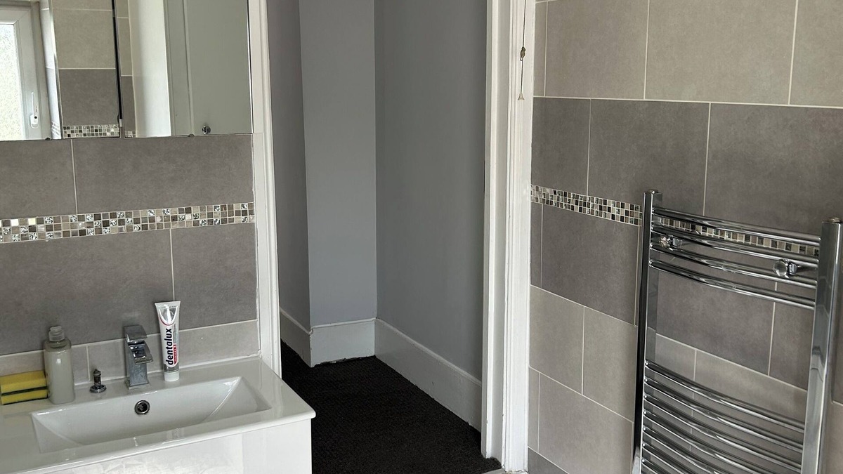 West Thornton House | Fabulous 3 Bedroom House, London