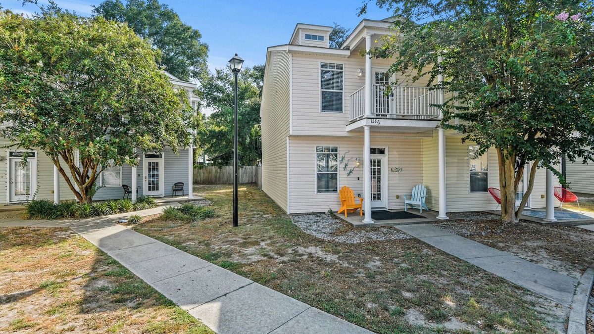 Gulfport House | Fabulous 3 Townhouse Rental with 9-bedrooms and 9-bathrooms