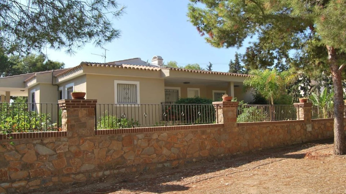 La Azohia Ski Chalet | Fabulous and spacious beach chalet