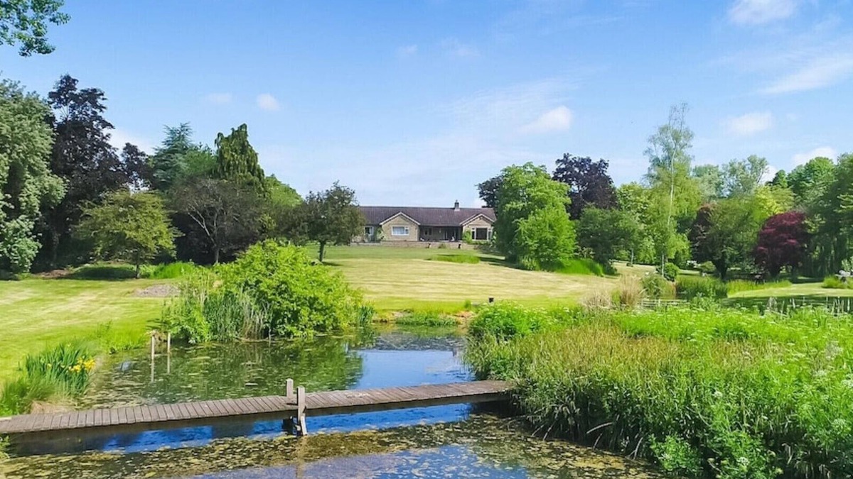 Langport House | Fabulous country retreat , lovely house , hot tub and set in beautiful gardens