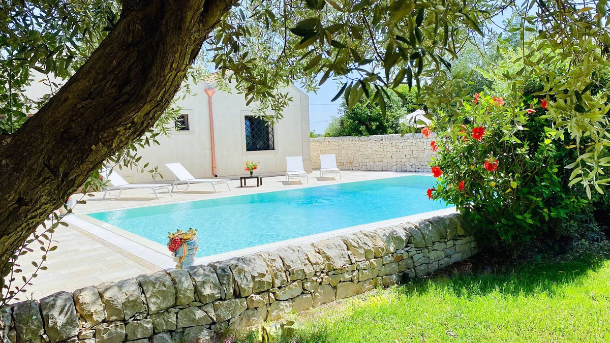 Noto Apartment | Fabulous estate with private pool surrounded by nature