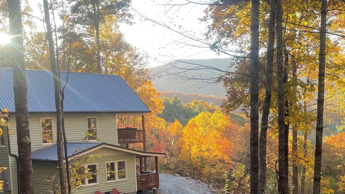 Whittier House | Fabulous Fall Foliage - Sunsets with Mountain Views