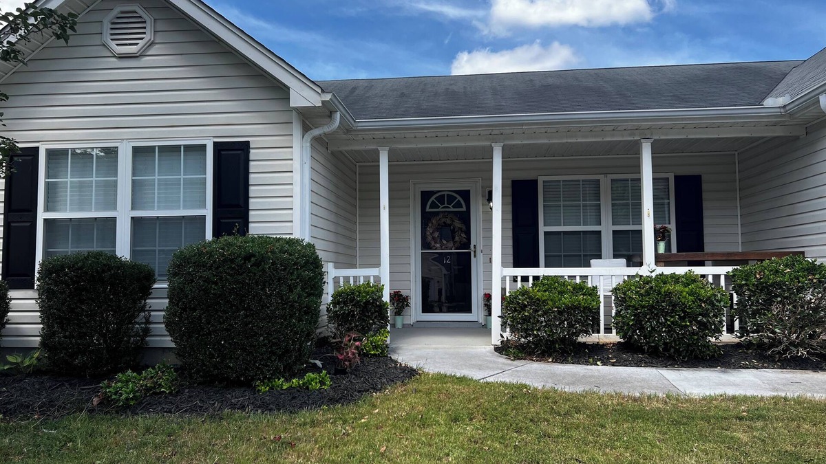 Simpsonville House | Fabulous Five Forks Residence near EVERYTHING!