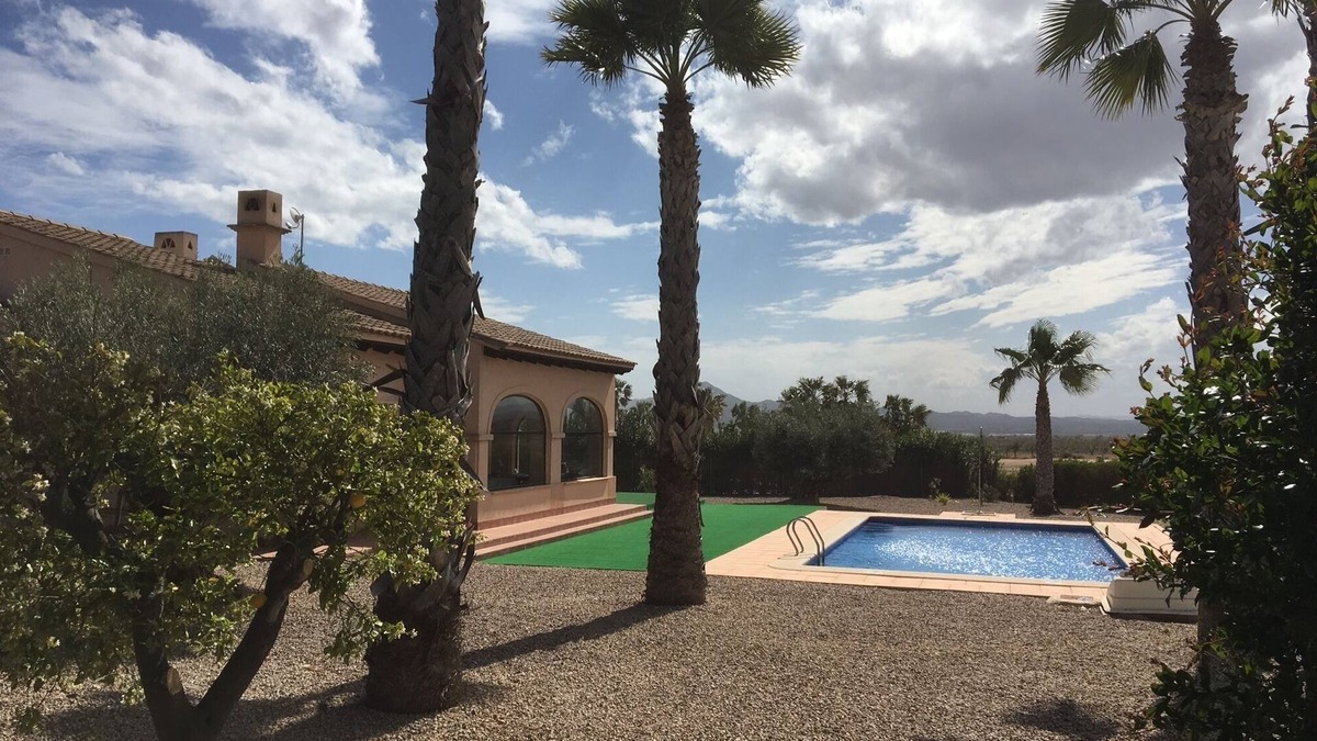 Hacienda del Alamo Villa | Fabulous Frontline Villa with Pool on 13th Tee