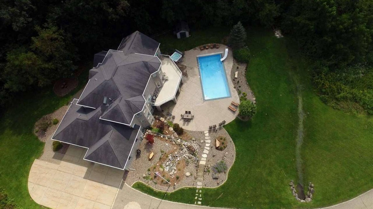 Verona House | Fabulous home backing up to Ice Age Park and Tyrol Basin Skiing