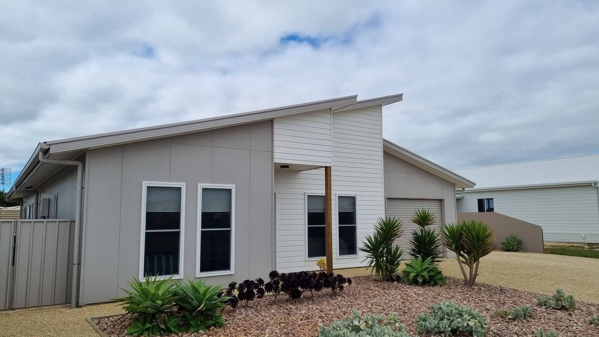 Waterhouse House | Fabulous home near Long Beach