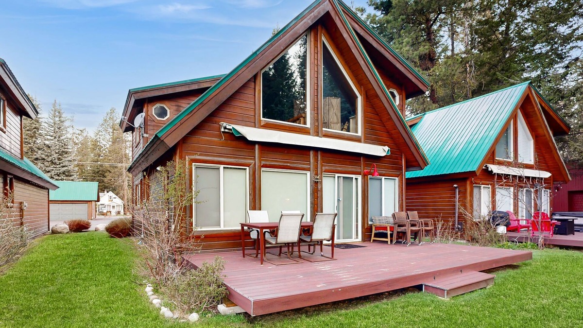 McCall Cabin | Fabulous McCall townhome with amazing golf course views & luxurious amenities