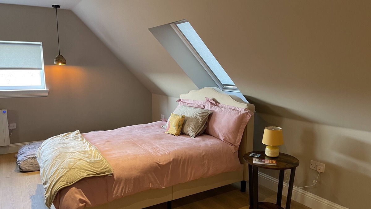 Cowdenbeath Apartment | Fabulous Open Plan Studio Retreat - Cowdenbeath