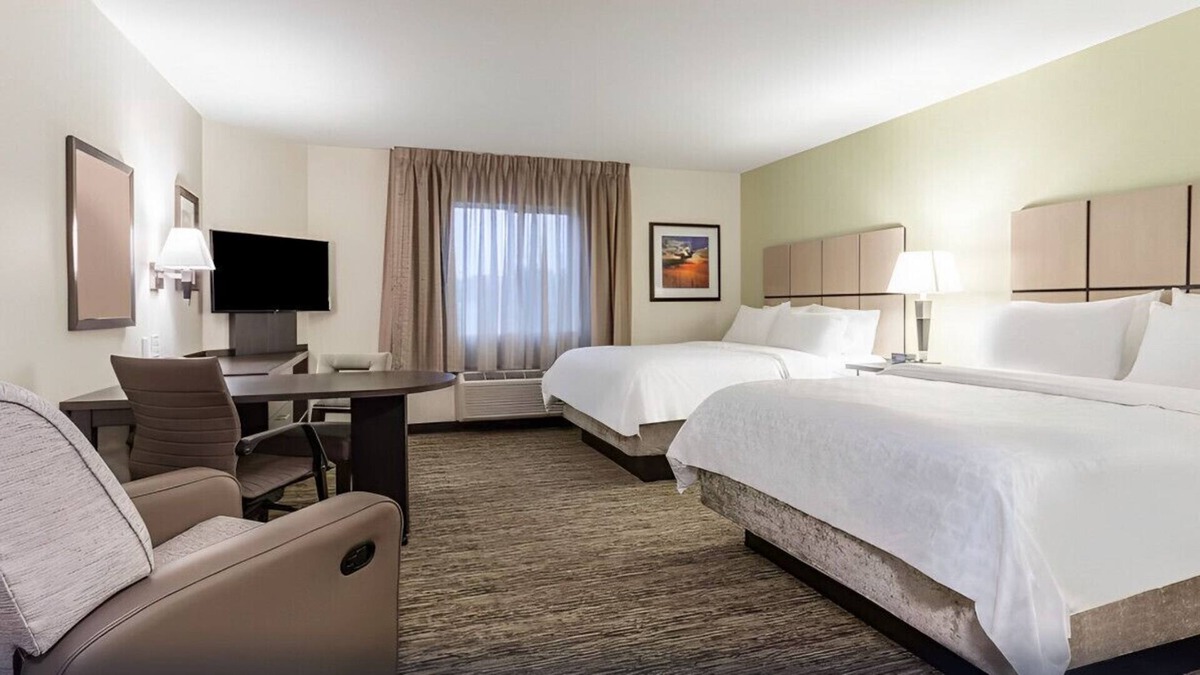 Davenport House | Fabulous Room w/ a Mix of Sophistication & Nicety