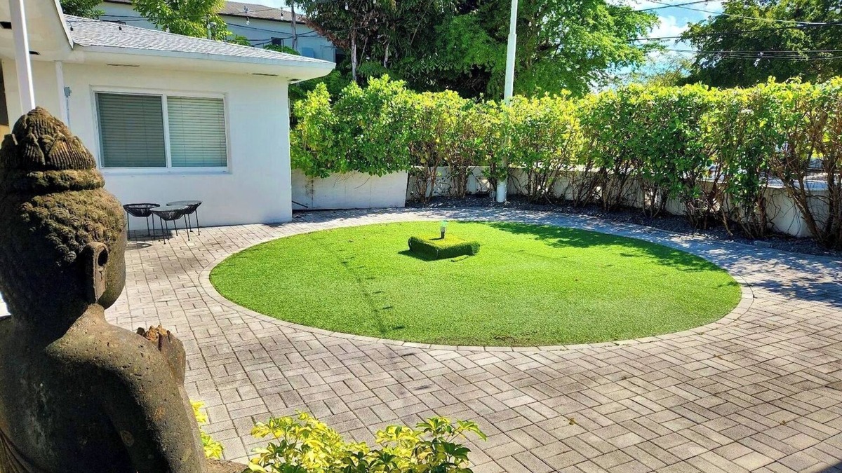 Northeast Miami Condo | Fabulous Studio 15 min from The Beach