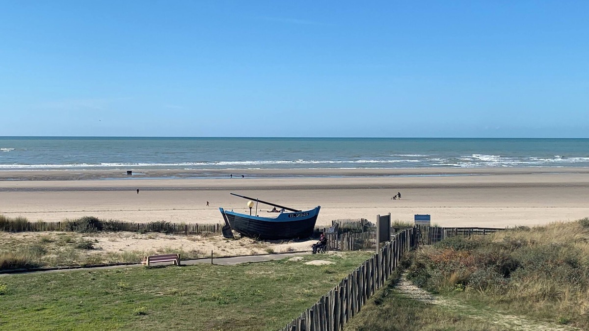 Berck-sur-Mer Apartment | Face MER Pieds Dans L'eau Duplex 4 Chambres 150 M2 8-12 Personnes, Parking ,wifi
