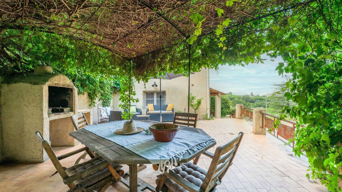 Methamis House | Facing Mont Ventoux – Cozy house with mountain views and cycling comfor