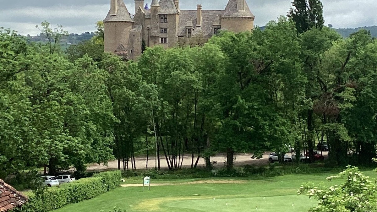 Saint-Jean-Lespinasse House | Facing the Gulf and Château de Montal