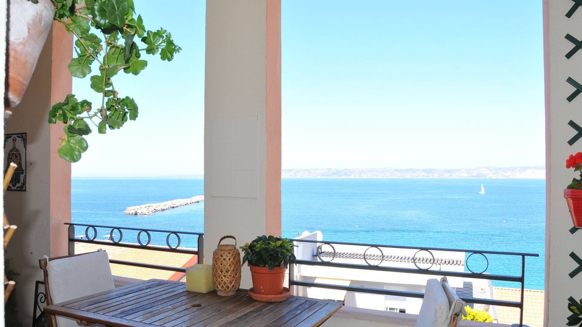 Le Pharo Apartment | Facing the sea, in a luxury residence, 2 min walk from the Catalans beach, parking