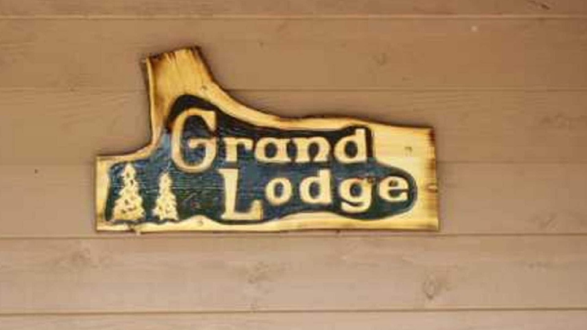 Orr Cabin | Facowie Lodge - (Grand Lodge), Premiere Lodging near Crane Lake, MN