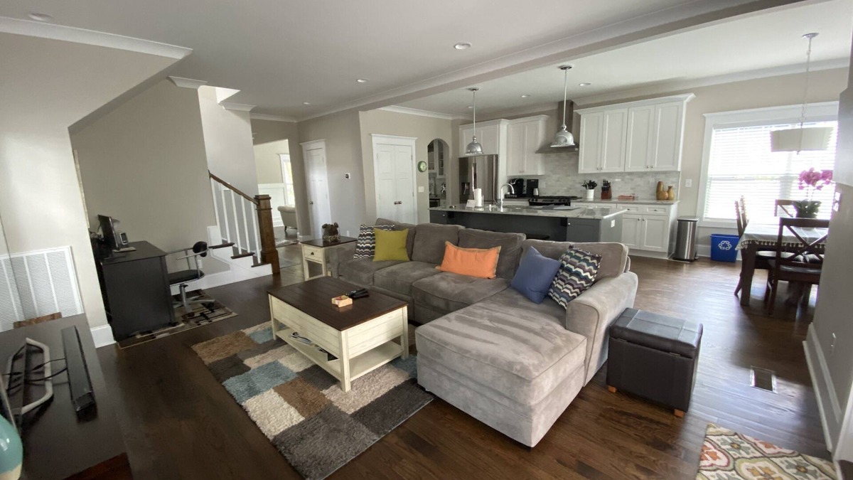 Villa Heights House | “Failte” Welcome. Only 2 miles from Spectrum Center with Noda and plaza close by