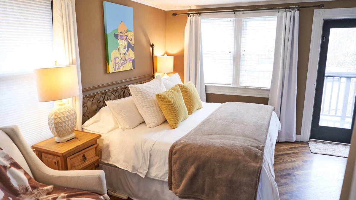 Petaluma Apartment | Fair Street Retreat Historical Cozy Studio Downtown Petaluma
