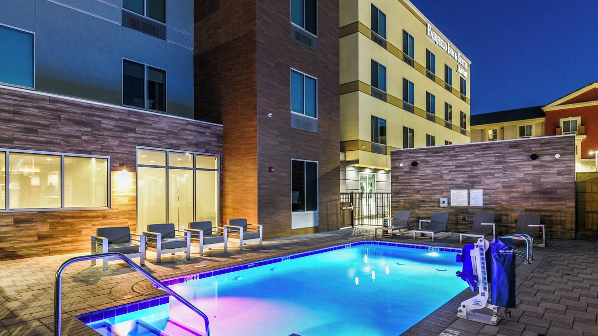 Rancho Cucamonga Hotel | Fairfield Inn & Suites by Marriott Ontario Rancho Cucamonga