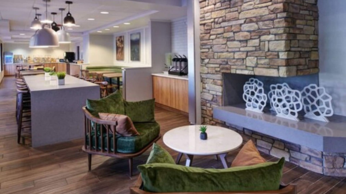 Livonia Hotel | Fairfield Inn & Suites by Marriott Detroit Livonia