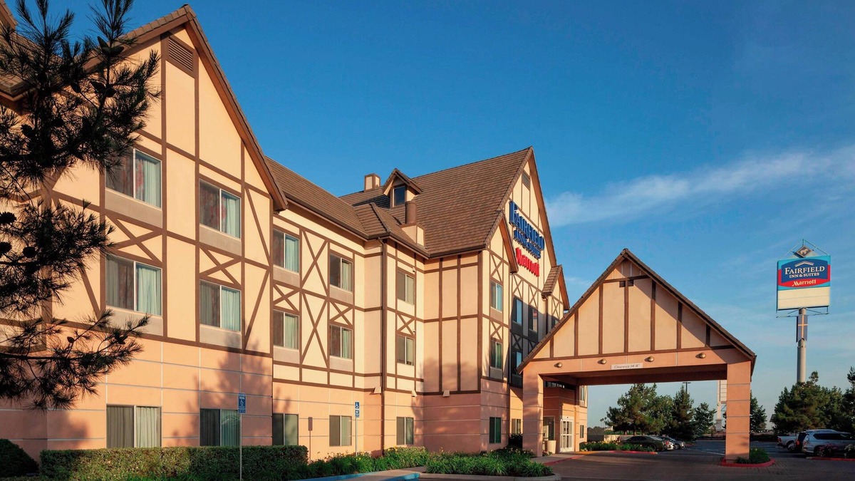 Kingsburg Hotel | Fairfield Inn & Suites by Marriott Selma Kingsburg