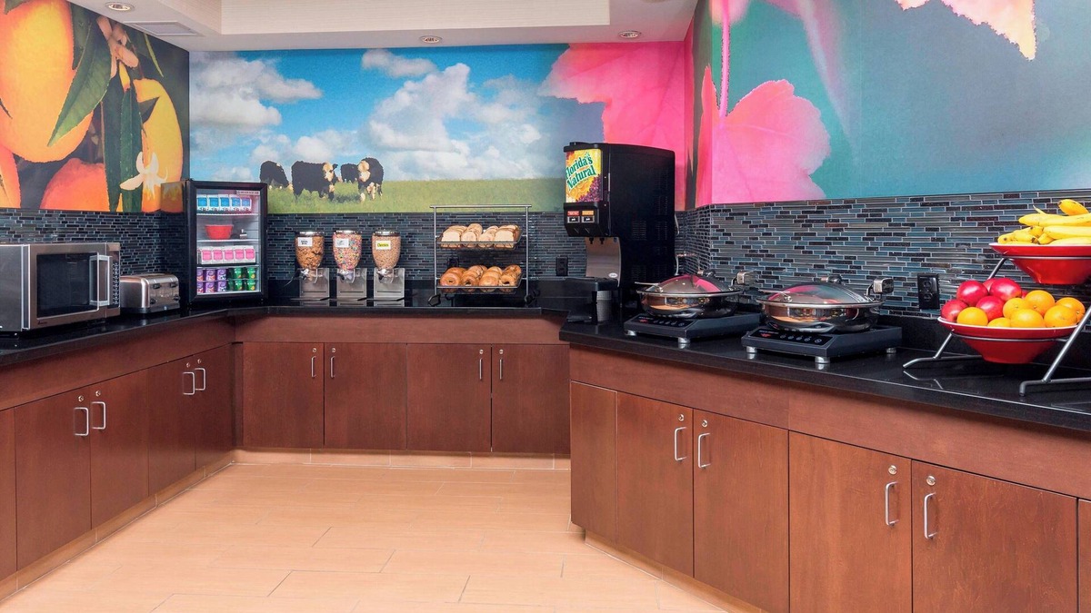 Galesburg Hotel | Fairfield Inn & Suites Galesburg