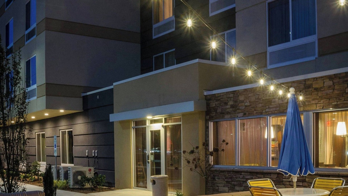 Fayetteville Hotel | Fairfield Inn & Suites by Marriott Fayetteville North