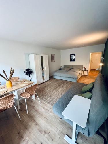 Golzheim Apartment | FairLoft - Messeloft - 5 Minutes to fair - 10 Minutes to city center