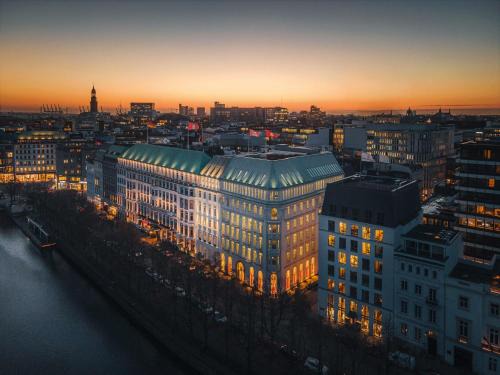 Neustadt Hotel | Fairmont Hotel Vier Jahreszeiten