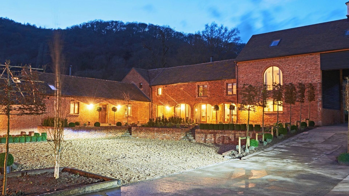 Moreton Cottage | Fairoaks Barns