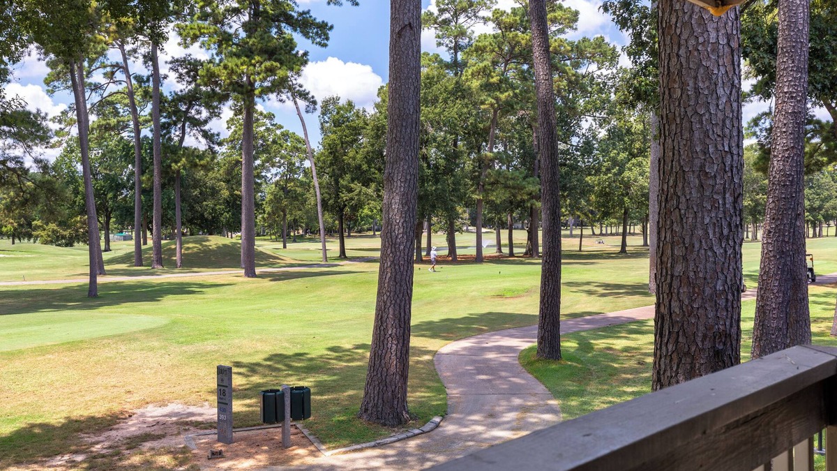 Walden on Lake Conroe Condo | Fairway Escape! Golf view, Gym, Pool & Resort Amenities