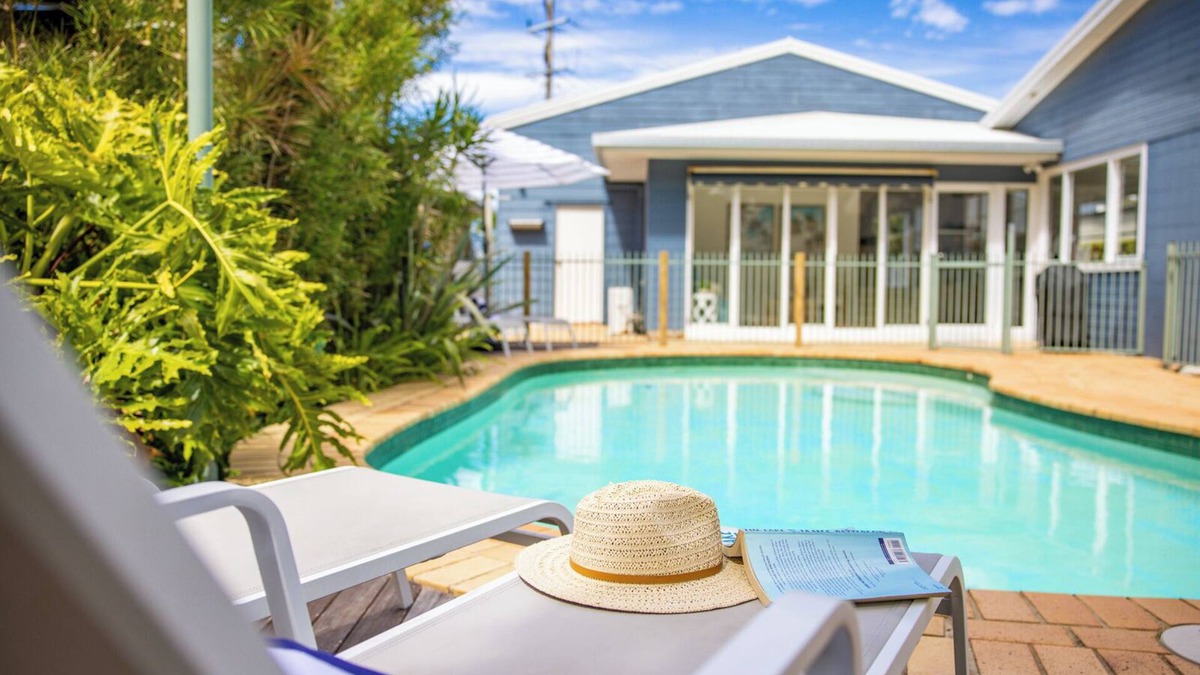 Sawtell House | Fairways Beach House - Stylish Beach House with Pool, Close walk to Cafes and Beach, Golf Course View
