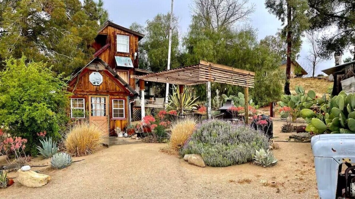 Paso Robles Cabin | Fairy Tale Cottage- Tiny House- Paso Robles