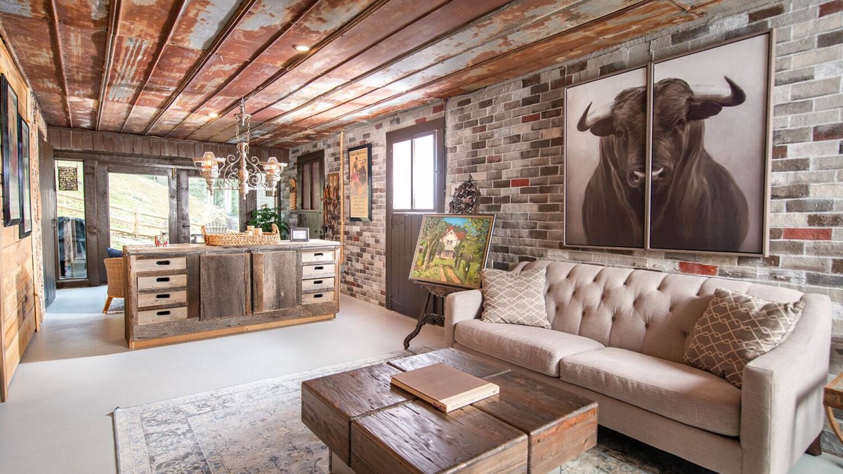Sugar Grove Cabin | Fairytale Barn: Hot Tub, Trout Stream & Petting Zoo?