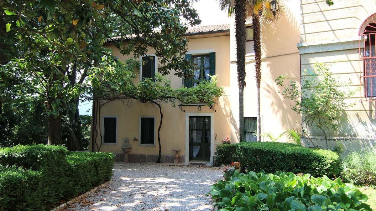 Romano d'Ezzelino Other | Fairytale Castle with Garden