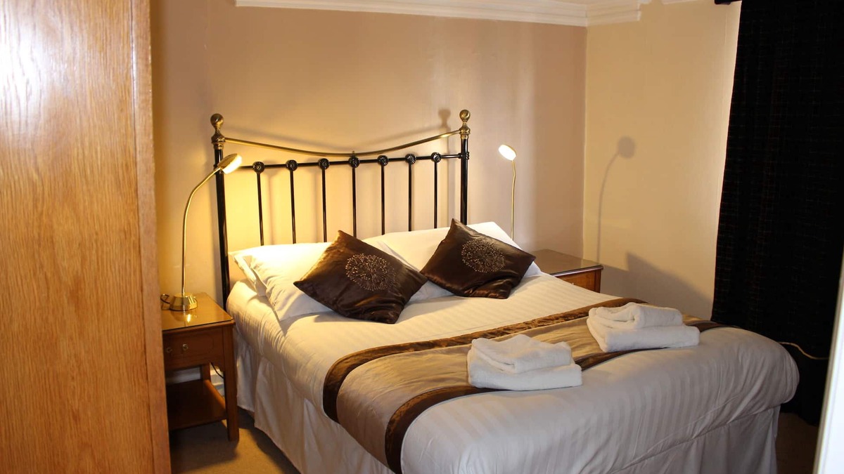 Whittlesey Hotel | Falcon Hotel