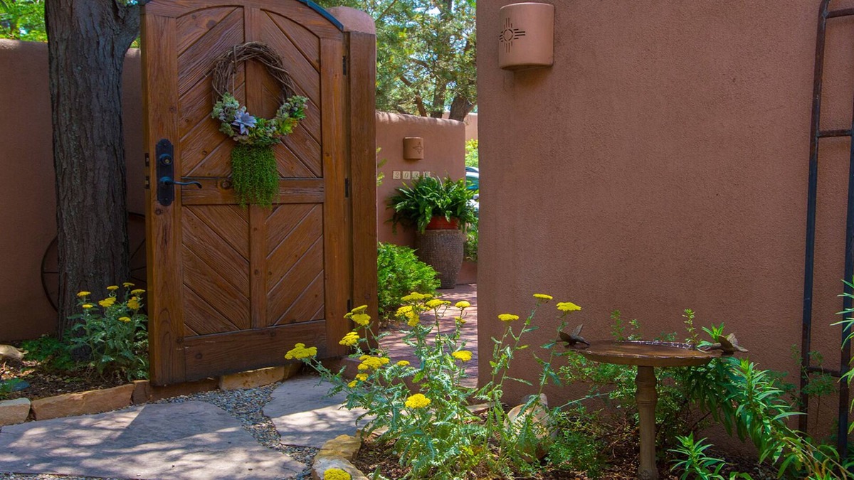 South Capitol Condo | Fall Colors & Great Weather! The Land of Enchantment!n2 BR, 2BA, 2 Patios!