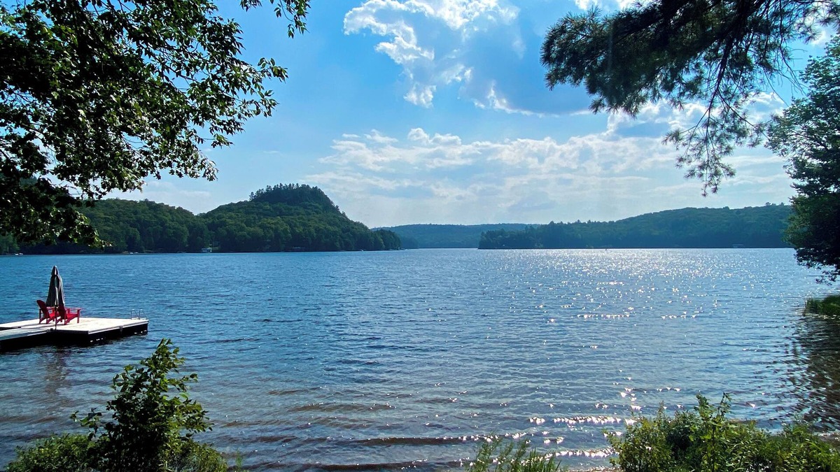Dorset Cottage | Fall Colours, Pet Friendly, Parks Pass Incl, Fireplace Firepit WiFi