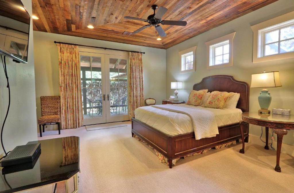 Buda House | Fall Creek Vineyards Chardonnay Room