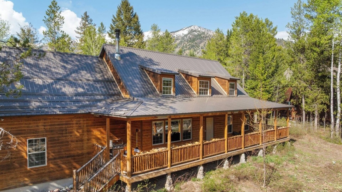 Alpine Northeast Cabin | Fall Escape in Alpine, Gateway to GTNP & YNP, 40 Minutes To Jackson Hole