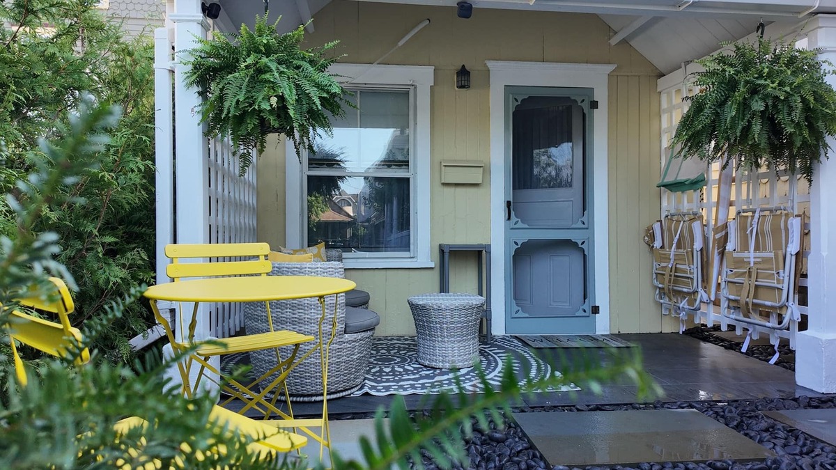 Ocean Grove House | Fall escape to Seaside Cottage blocks from the beach in Ocean Grove. Sleeps 2