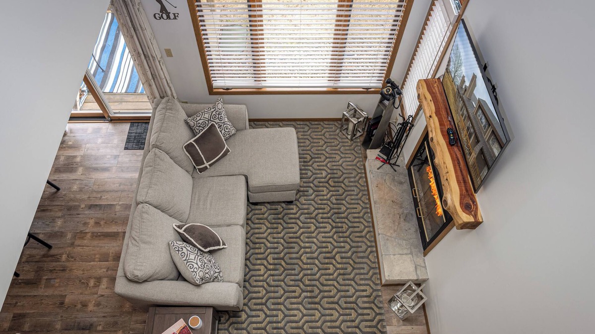 The Galena Territory Condo | Fall Golf Bliss at Lucky Bunker - Swing Into Galena! 🏌️