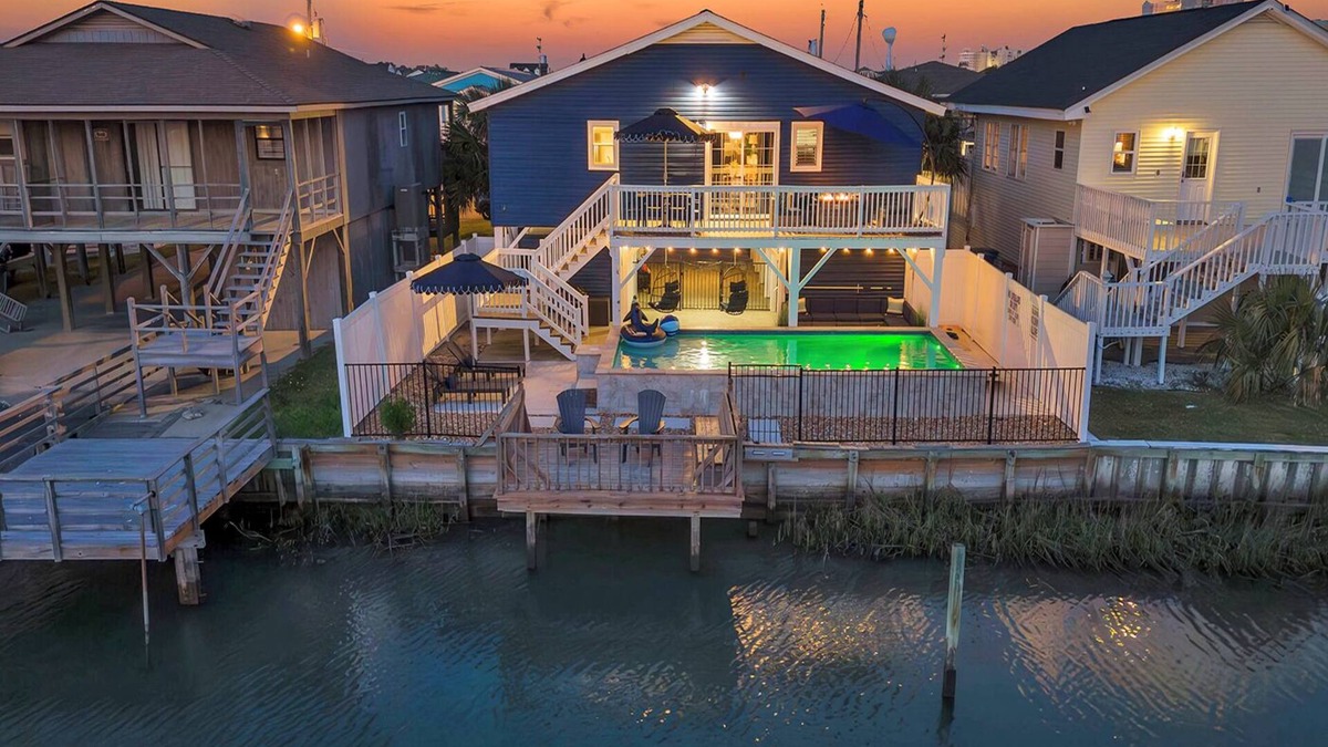 North Myrtle Beach House | Fall Promo! 4 min to Beach! Free Pool Heat! Golf!
